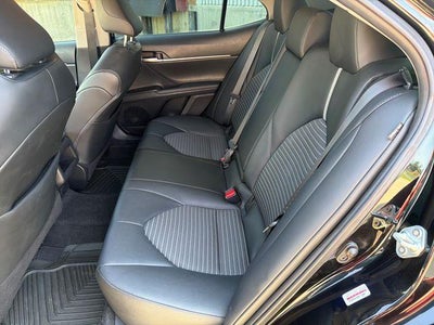 2021 Toyota Camry SE Auto (SE)