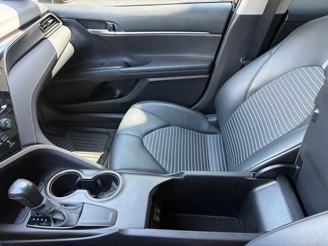 2021 Toyota Camry SE Auto (SE)