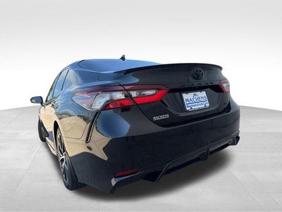 2021 Toyota Camry SE Auto (SE)