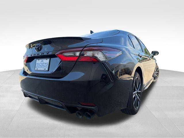 2021 Toyota Camry SE Auto (SE)