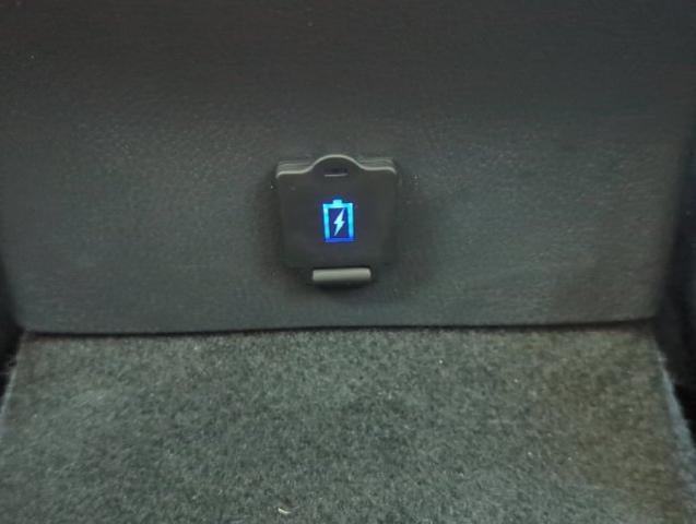 2024 Toyota Camry Hybrid SE CVT (Natl)