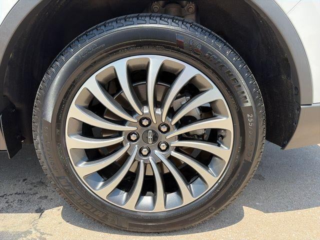 2022 Lincoln Aviator Standard AWD