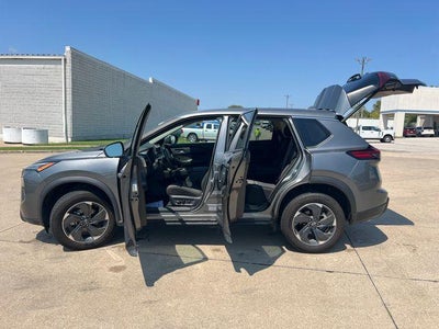 2025 Nissan Rogue AWD SV