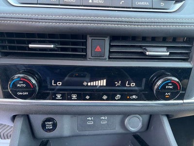 2025 Nissan Rogue AWD SV