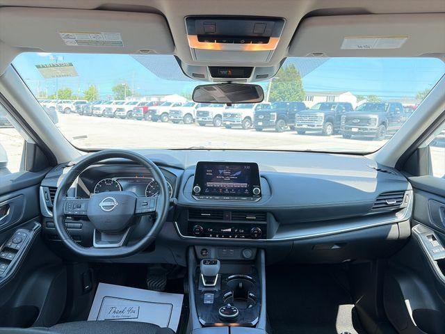 2025 Nissan Rogue AWD SV