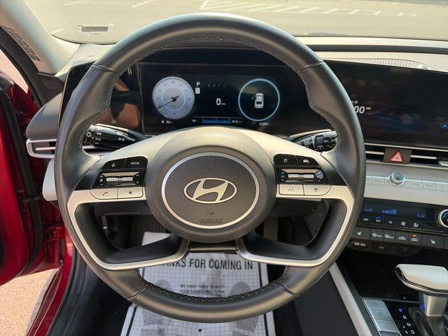 2025 Hyundai ELANTRA Limited IVT