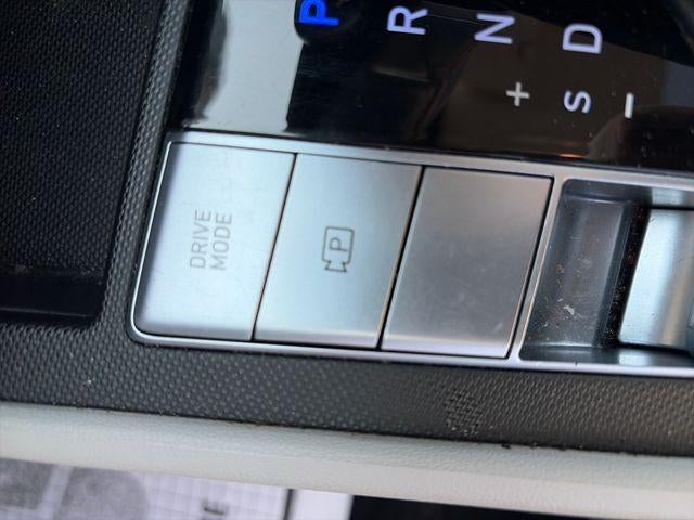 2025 Hyundai ELANTRA Limited IVT