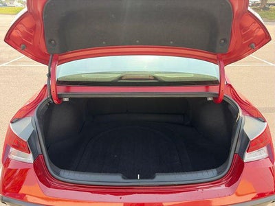 2025 Hyundai ELANTRA Limited IVT