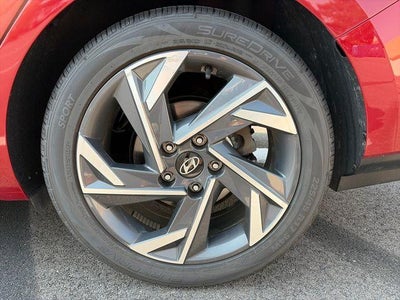 2025 Hyundai ELANTRA Limited IVT